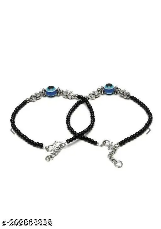 Glamour Allure: Fancy Women's Anklets & Toe Rings Set - Image 3