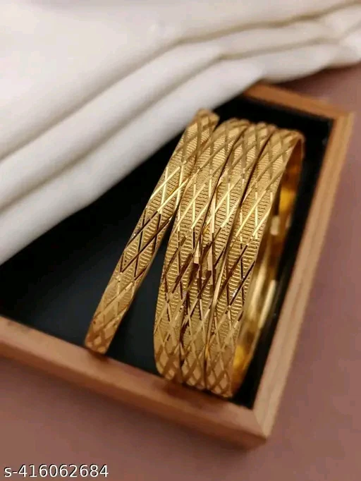Diva Glittering Gold-Plated Bangle Set