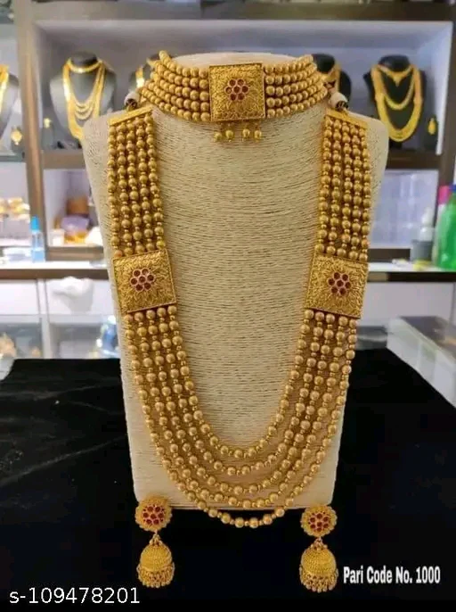 Princess Elegant Gold-Plated Jewelry Set – Adjustable Necklace & Earrings with Sparkling Artificial Stones