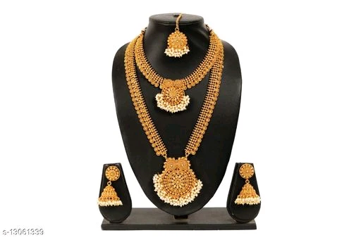 Shimmering Fancy Women Necklace Set