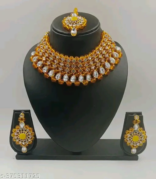 Shimmering Elegance: Gold-Plated Jewellery Set with Stunning Stones